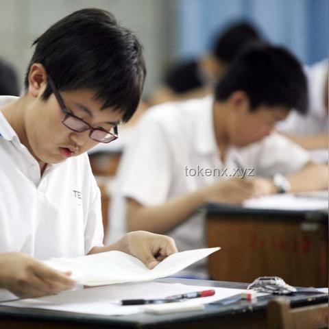 男生首个出考场：数学难度背后的知识探索